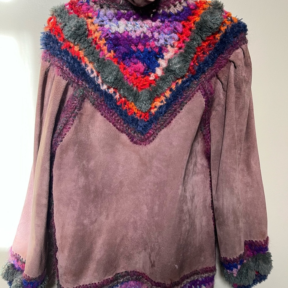 Vintage boho suede and yarn jacket by Norma - Picture 4 of 7